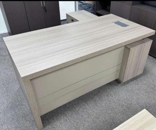 مكتب إداري زاوية بتصميم عصري وأنيق بمقاسات مختلفة