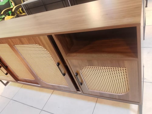 دولاب بوفيه بتصميم عصري ومميز