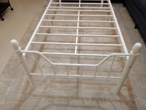 سرير حديد ابيض 190*90 سم