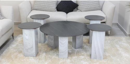 طقم طاولات خدمة أنيق وعصري4+1