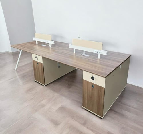 مكتب عمل رباعي بصميم عصرى وانيق