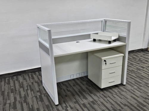 مكتب بارتشن متعدد الاستخدامات لون ابيض