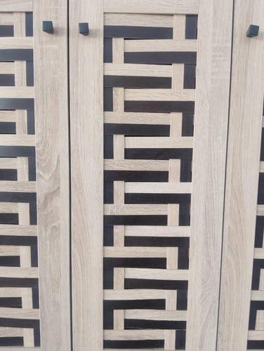 دولاب أحذية بـ3 أبواب بتصميم عصري وأنيق