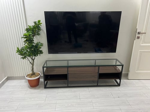 طاولة تليفزيون مميزة - مقاس 160*35*50