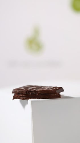 بوكس شوكلاتة بزيت زيتون قطاف بدون سكر مضاف