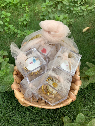 سلة ميداليات ورد منوعه