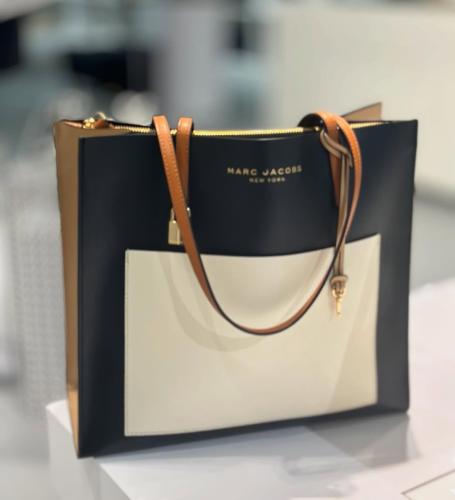 شنط مارك جيكوب