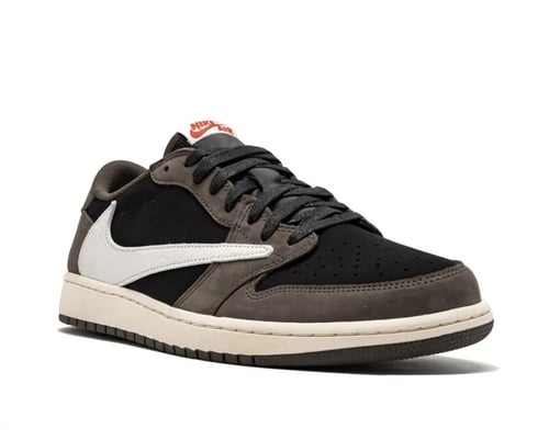 x Travis Scott x Air Jordan 1 Retro Low1