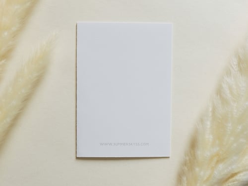 بطاقة إهداء بتصميم Happy Birthday