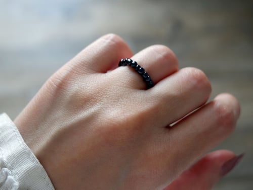 مجموعة من 2 خواتم فوشي ورصاصي