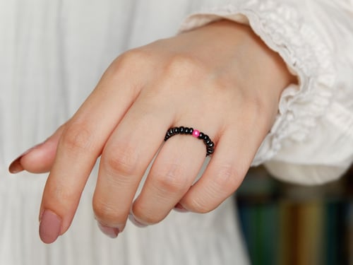 مجموعة من 2 خواتم فوشي ورصاصي