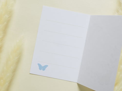 بطاقة إهداء بتصميم مبروك الترقية