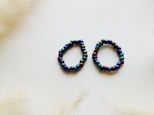 مجموعة من 4 سلسال وخواتم