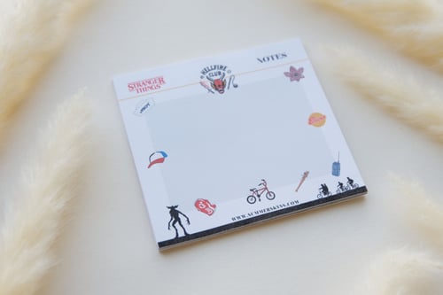 ورق ملاحظات بتصميم Stranger Things