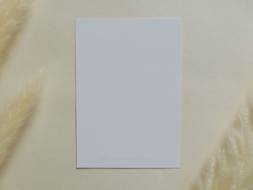 بطاقة إهداء بتصميم زهرة (سماوي)