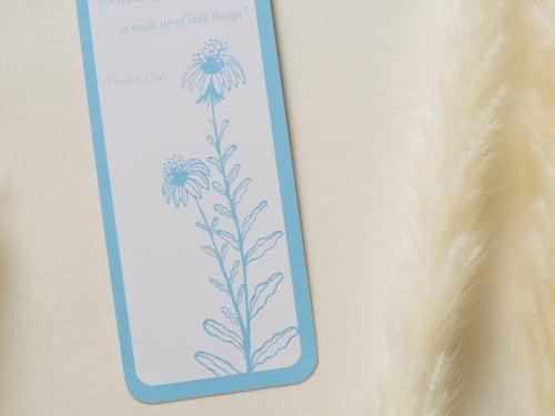 فاصل كتب بتصميم زهرة سماوي