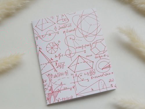 دفتر مذكرة بتصميم معادلات رياضيه أحمر