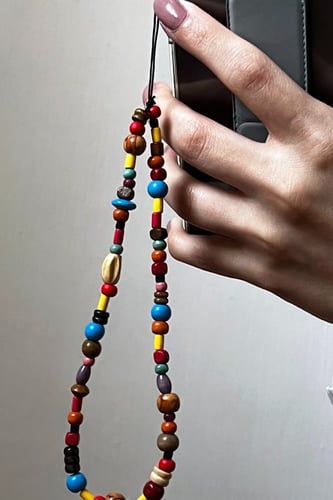 تعليقة زينة للجوال (خشبي)