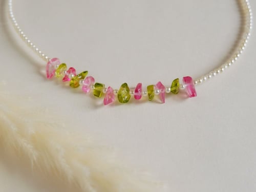 سلسال حجر تفاحي وزهري