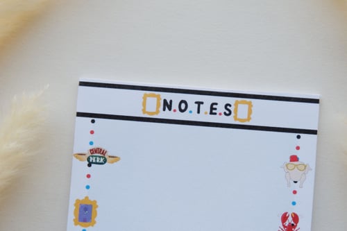 ورق ملاحظات بتصميم Friends