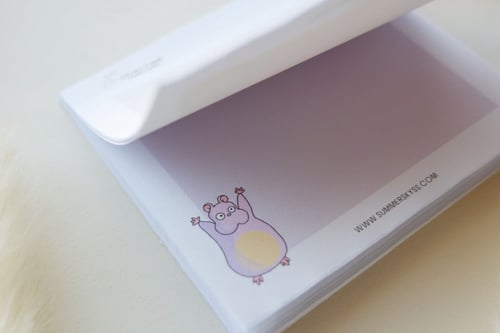 ورق ملاحظات بتصميم Studio Ghibli