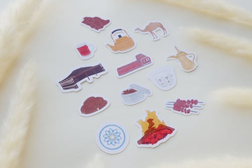 مجموعة ملصقات بتصميم كشتة بر