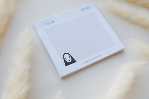 ورق ملاحظات بتصميم Studio Ghibli