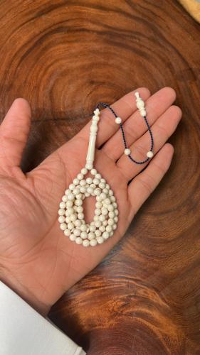 عاج ناب الفيل الطبيعي