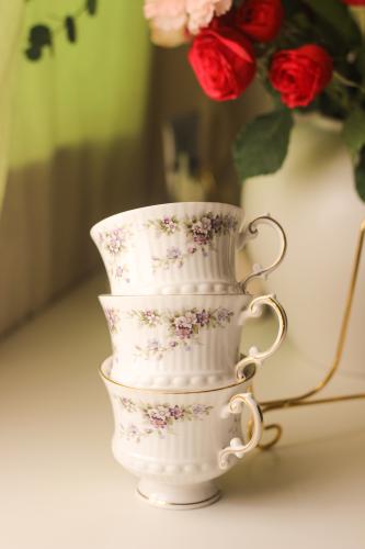 كوب من Elizabethan Chantilly