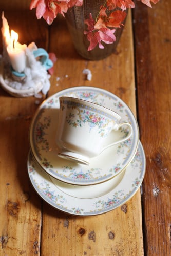 ثُلاثية كلاسيكية عتيقة