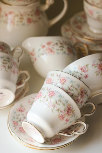 Colclough Bouquet Tea – ثلاثية الشاي الكلاسيكية