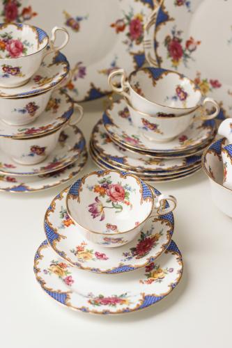 Antique tea set from Ainsley – Whelton blue floral