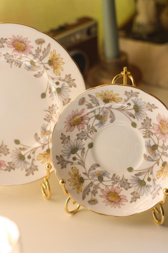 طقم شاي ثلاثي من Foley & Coalport