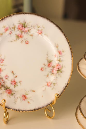 طقم شاي ثلاثي من Paragon – Victoriana Rose
