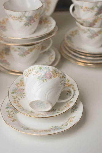 Vintage Queens Bone China “Diana” | طقم شاي أنيق ب...