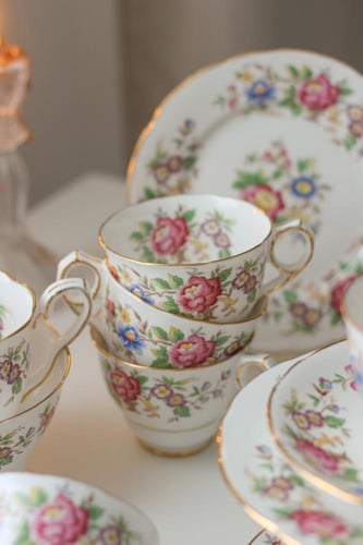 Royal Stafford ‘Rochester’ | ثلاثية زهرية إنجليزية