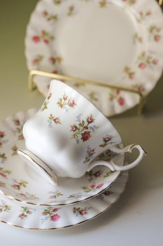 طقم ثُلاثي من رويال آلبرت