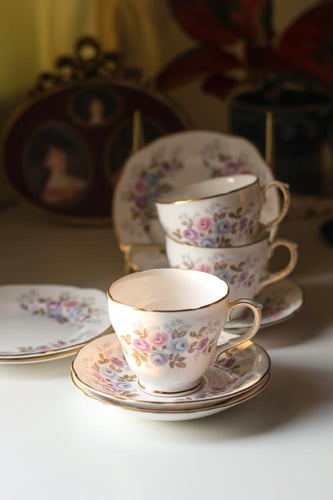 طقم ثُلاثي بألوان الباستيل الانيقة من Duchess Vint...