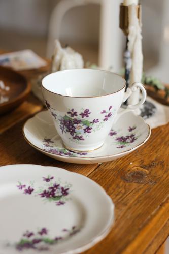 ثلاثية البنفسج الرقيّق