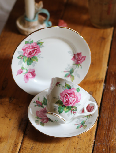 كوب ثُلاثي عتيق