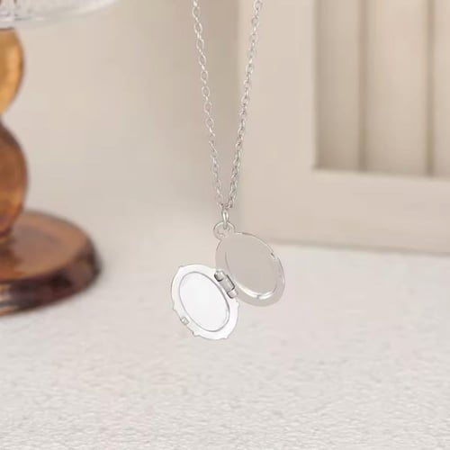 قلادة فضية مميزة | مقاومة للصدأ