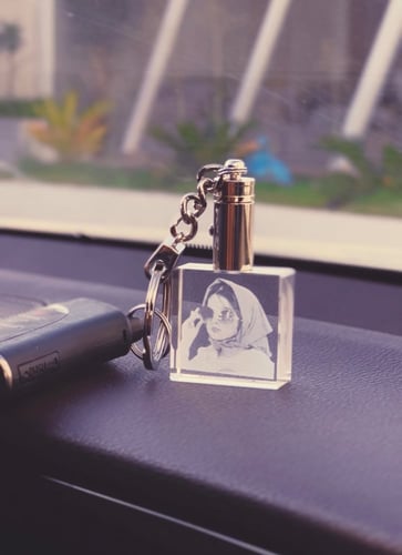 ميداليه مفتاح مربع "كريستال" مع اضاءه جميله تصميم...