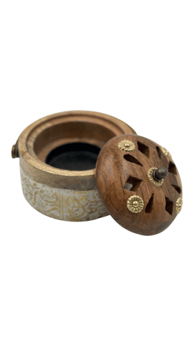 طقم خشبي فاخر من مبخره وصينيه و صندوق بزخرفة جميلة...