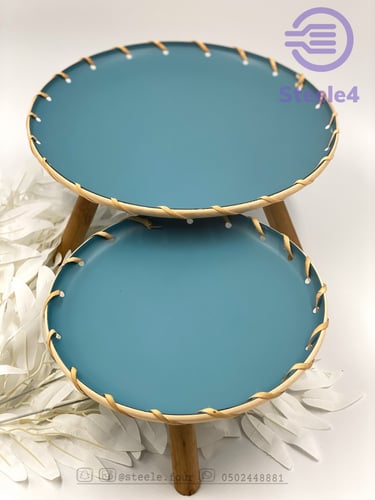 حامل معدني بقواعد خشب