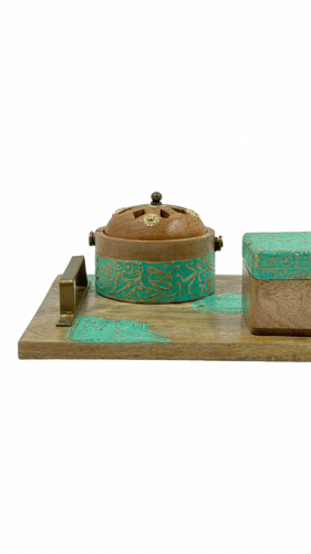 طقم خشبي فاخر من مبخره وصينيه و صندوق بزخرفة جميلة...
