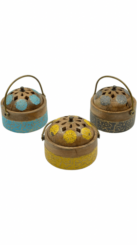 مبخرة دائرية هندية من الخشب الطبيعي بزخرفة حروف عر...