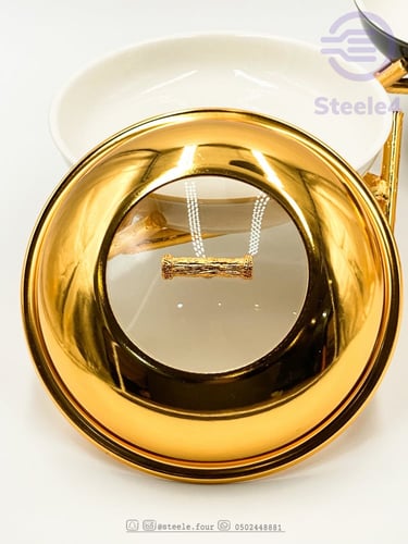 اناء بقاعدة على شكل اغصان