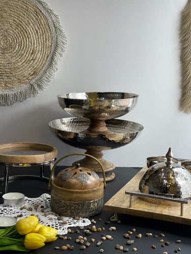 مبخرة دائرية هندية من الخشب الطبيعي بزخرفة حروف عر...