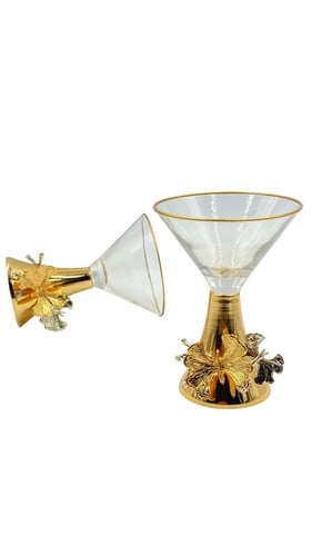 اكواب حلا زجاجية بقاعدة ذهبية مزينة بالفراشة الجمي...