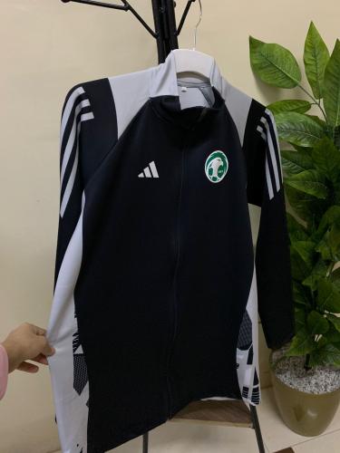 سويتر المنتخب السعودي الاسود الجديد 2026